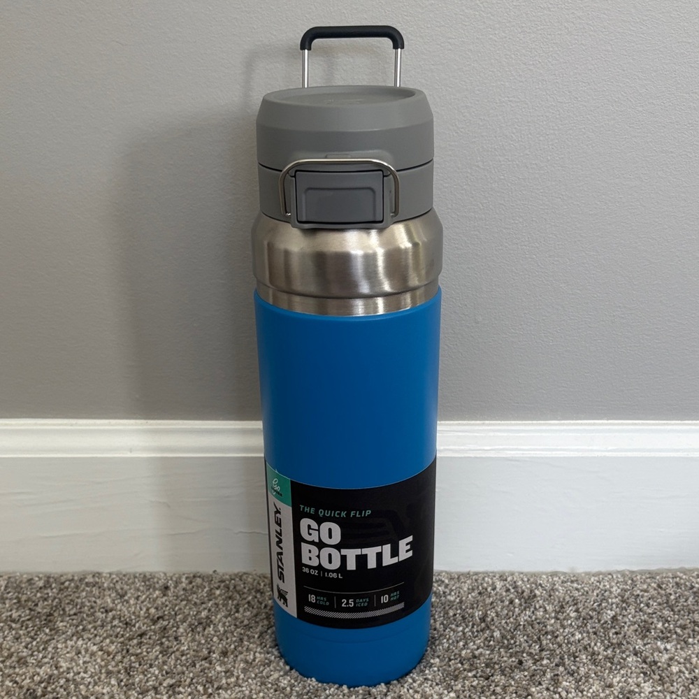 Stanley The Quick Flip Go Bottle